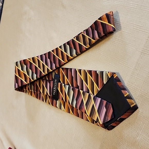 Van Heusen‎ necktie - Picture 2 of 2